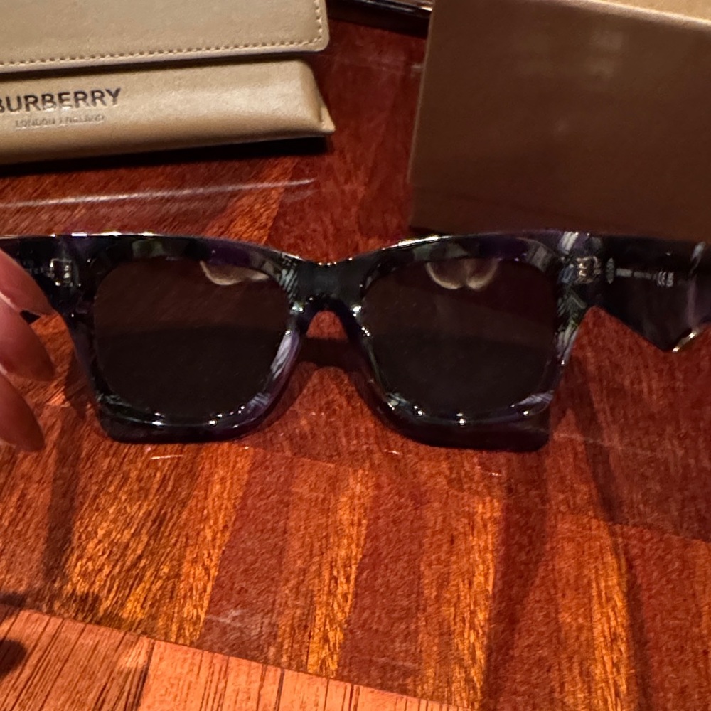 Burberry Purple and Black Women’s Sunglasses - Full Inclusion NIB - Picture 13 of 16